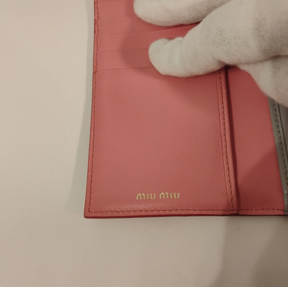 Miu Miu Medium Wallet - Pink Leather w/Gray Bow Detail - Picture 6 of 11